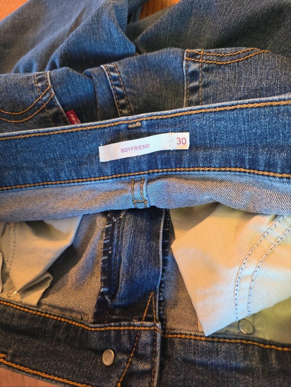 Levi’s Boyfriend Jeans Size 30 Medium Wash Cropped Relaxed Denim - Picture 5 of 7